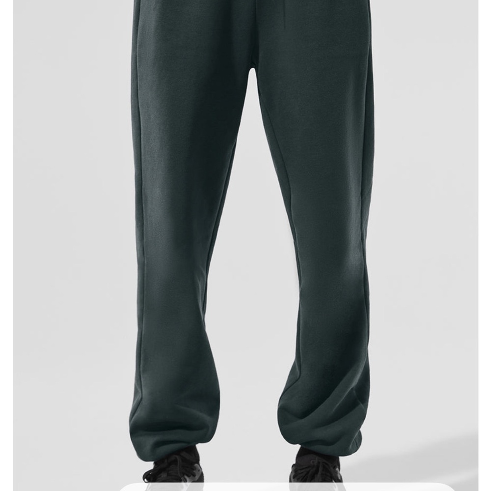 ALO Yoga Accolade Sweatpants in Charcoal Green. Size Small. - Picture 2 of 7